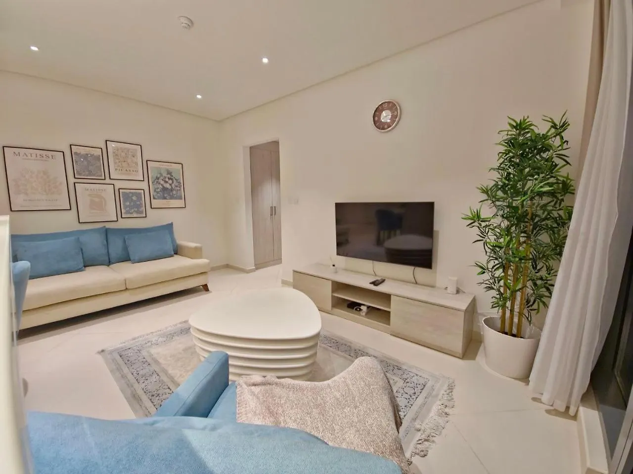 The Palm Hideaway Chic Apartment With Rooftop Vibes Managed By Sunnyhomes Dubai