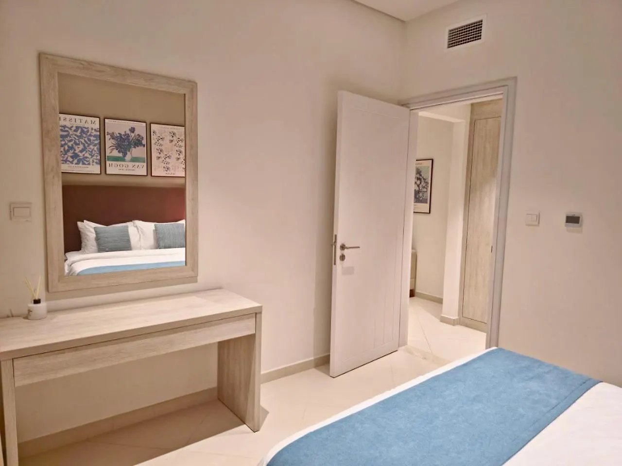 The Palm Hideaway Chic Apartment With Rooftop Vibes Managed By Sunnyhomes Dubai United Arab Emirates